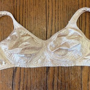 Playtex 18 Hour Bra Ultimate Lift & Support Full Coverage Wireless 40C 4745 Nude
